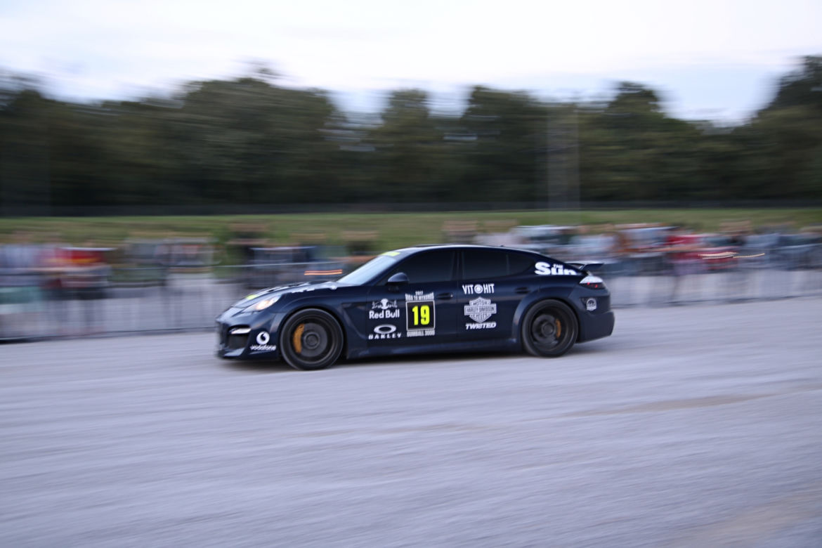 Gumball 3000 2017 w Warszawie pod Stadionem Narodowym