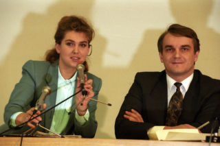 26 października został premierem Polski. Na rzecznika rządu wybrał Miss Polonię
