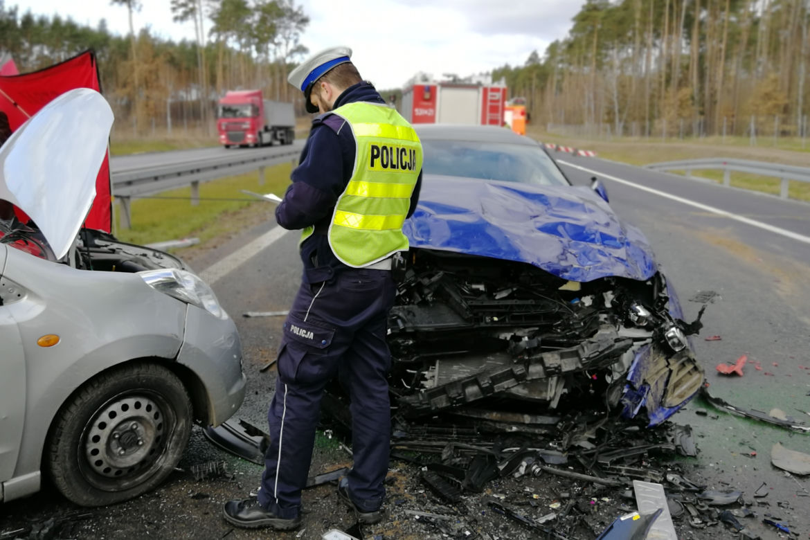 Koszmarny wypadek w powiecie świeckim. Kierowca i dwie pasażerki nie żyją