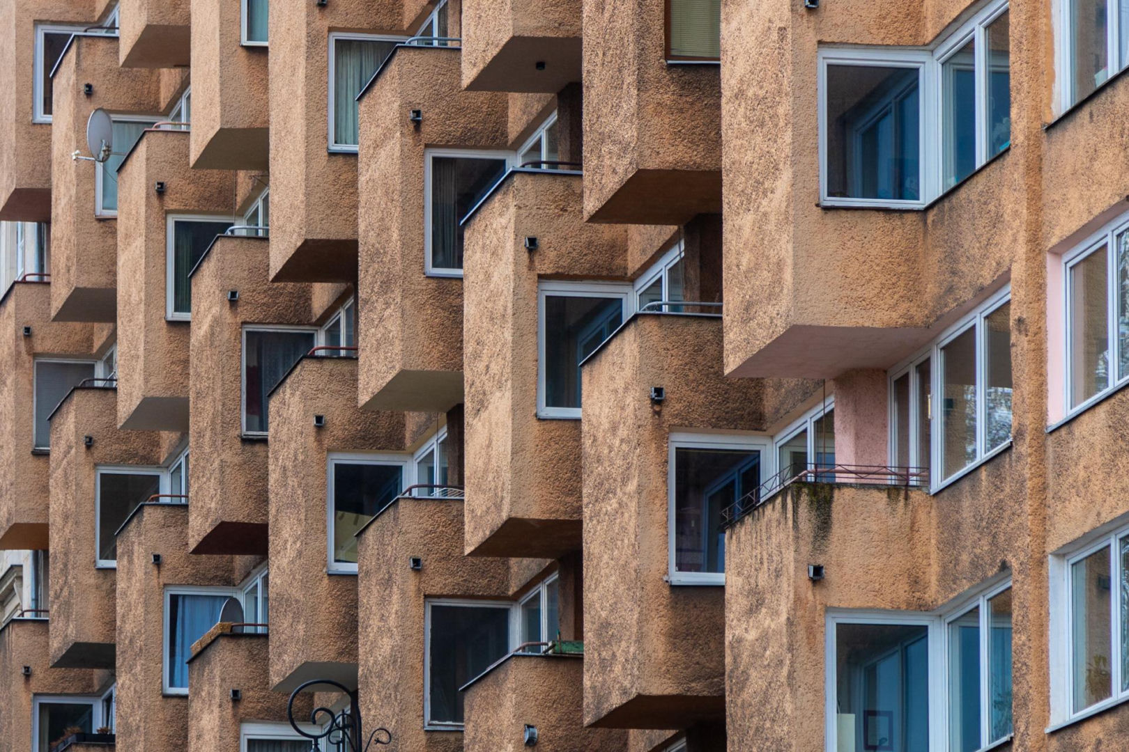 Karowa 18 - zdjęcia. Tak wygląda najpiękniejszy blok w Warszawie