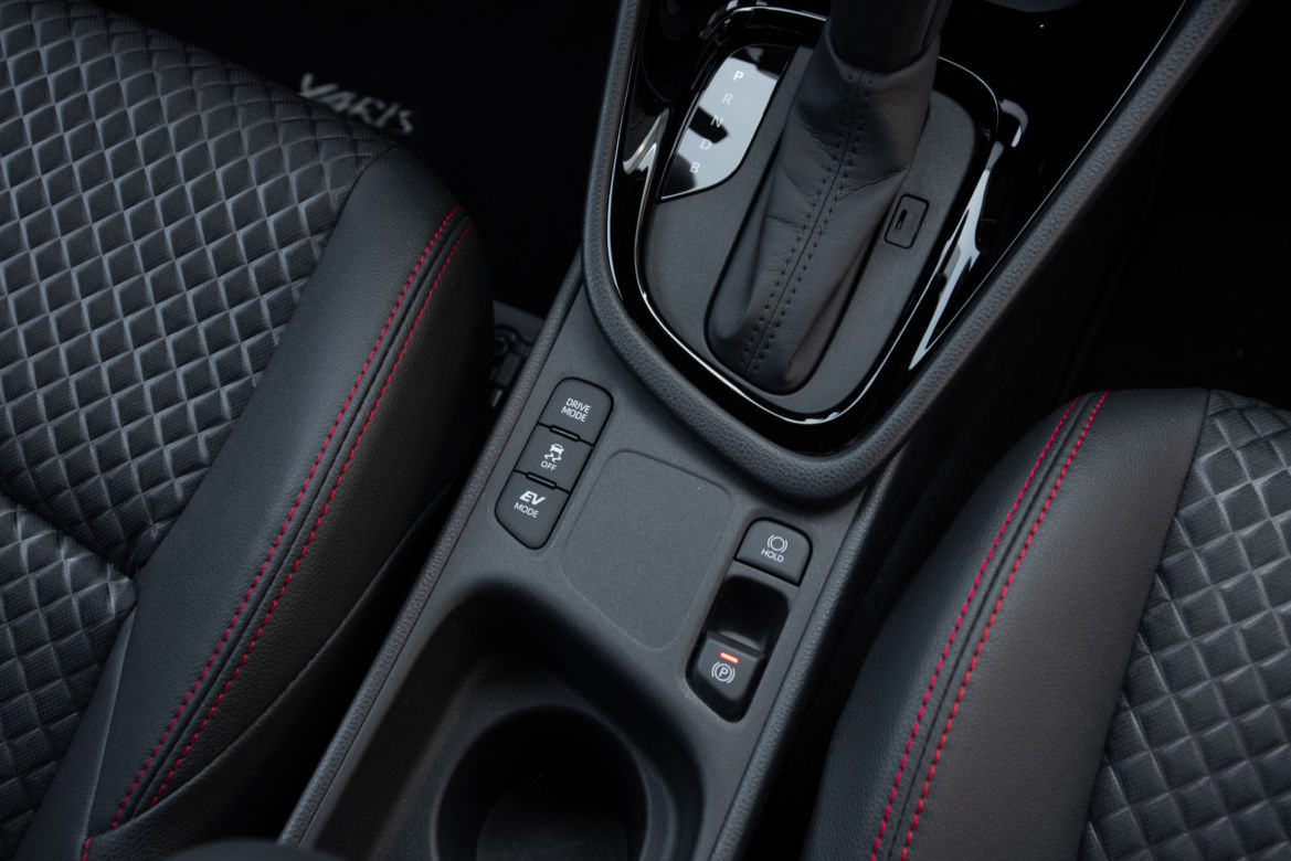 2020 Toyota Yaris 1.5 HYBRID Premiere Edition (Tokyo Fusion)