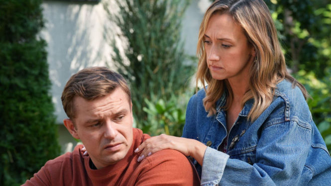 Barwy szczęścia odc. 3324. Asia Sokalska (Anna Gzyra), Hubert (Marek Molak)