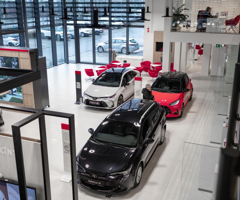 Wielka Letnia Wyprzedaż w Toyota Centrum Wrocław. Sprawdź, dlaczego właśnie teraz warto kupić nową Toyotę