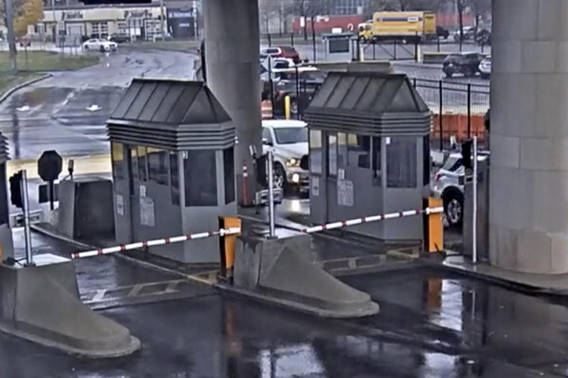 Roztrzaskał się na granicy autem za 1,2 miliona! Chwilę przedtem byli w kasynie