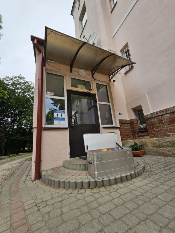 Za skarb znaleziony w skrzyni wyremontuja dom dziecka i pojada na wakacje