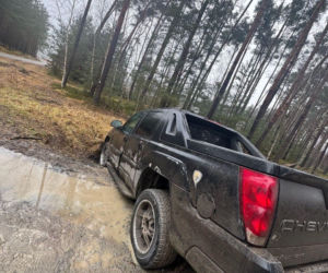 Musieli użyć pałki i wybić szybę w aucie. Niecodzienny przebieg policyjnej interwencji w powiecie rawickim