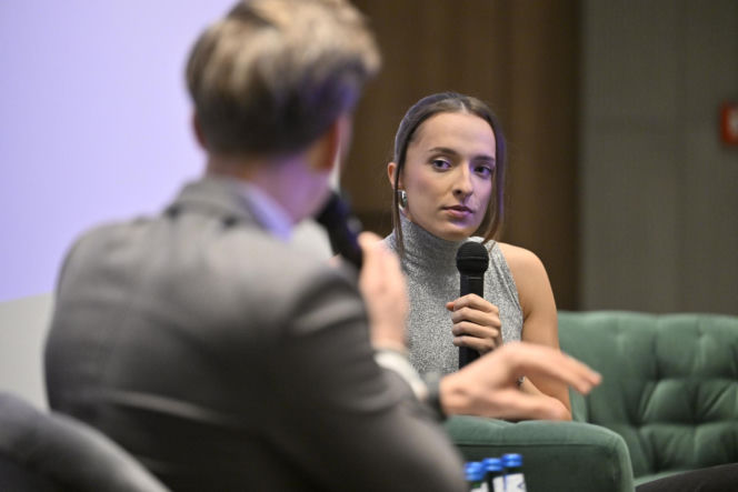 Iga Świątek i Daria Abramowicz na konferencji