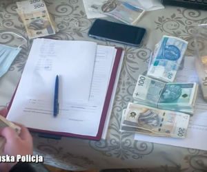 Akcja policji w mieszkaniu w Gorzowie. Zatrzymany ukrywał mnóstwo skarbów