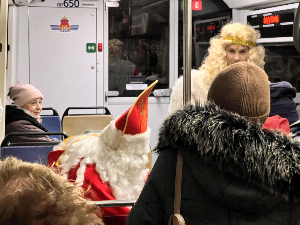 Święty Mikołaj jechał w krakowskim tramwaju 
