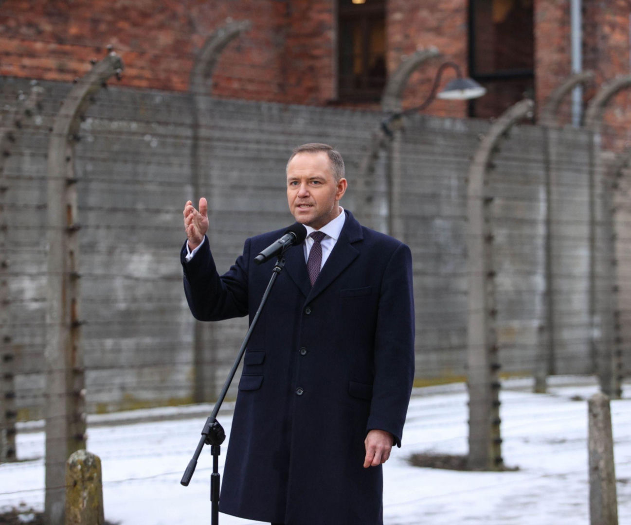 Prezydent w Auschwitz mówi o winie Niemiec. Stawia twarde warunki i mówi o reparacja…