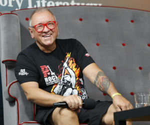 Jerzy Owsiak na przestrzeni lat. Tak zmieniał się jego charakterystyczny wizerunek