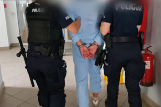 Przyszła na policję z plecakiem. Nie zgadniesz, co miała w majtkach