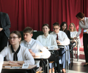 Matury w II LO im. Marii Skłodowskiej-Curie w Gorzowie Wielkopolskim [ZDJĘCIA Z SALI]