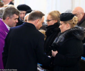 Rodzina Pawła Adamowicza przyjmuje kondolencję