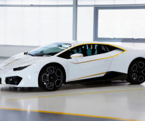Papież sprzedaje swoje Lambo