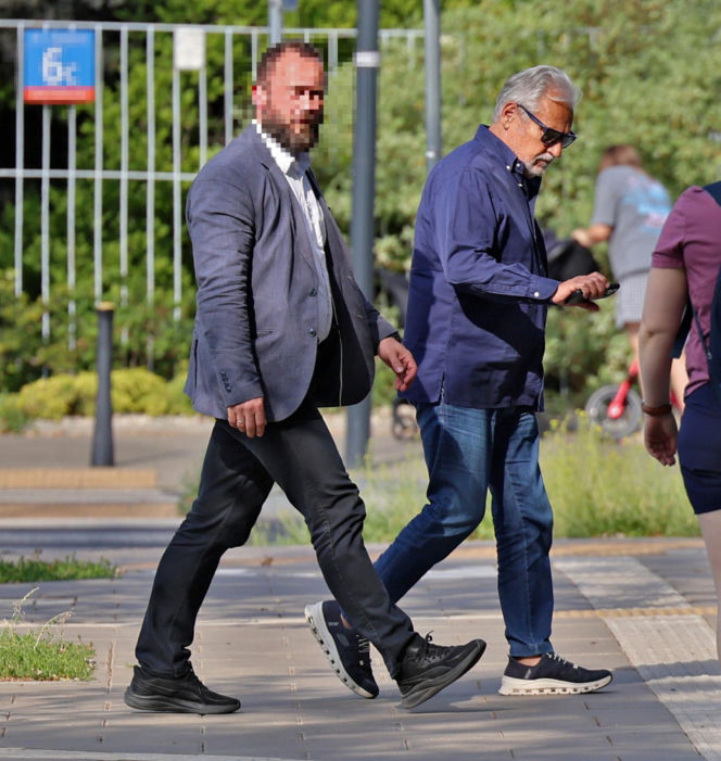 Aleksander Kwaśniewski u fryzjera