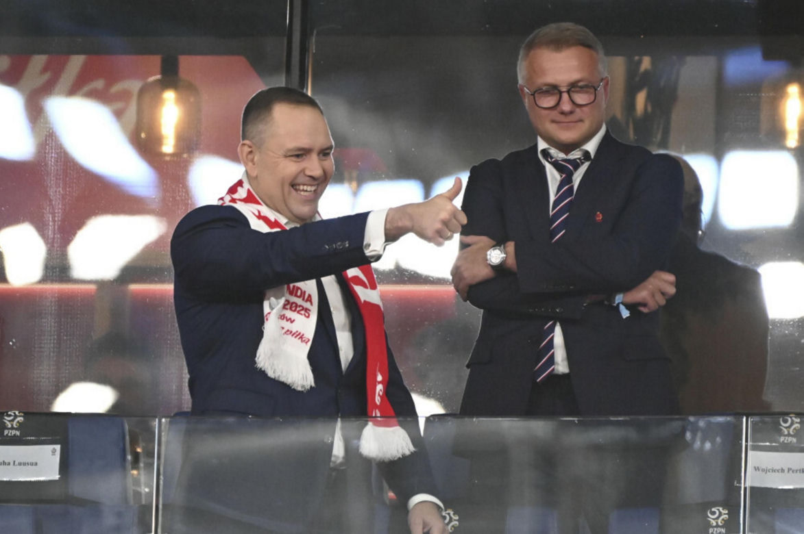 Karol Nawrocki na meczu Polska - Finlandia