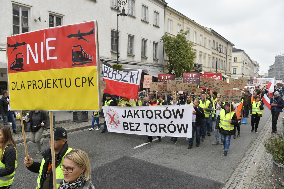 Warszawa. Wielki protest przeciwko budowie Centralnego Portu Komunikacyjnego