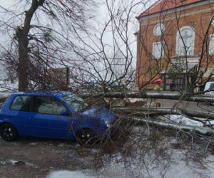Wichura zniszczyła zabytkową kapliczkę przy sanktuarium