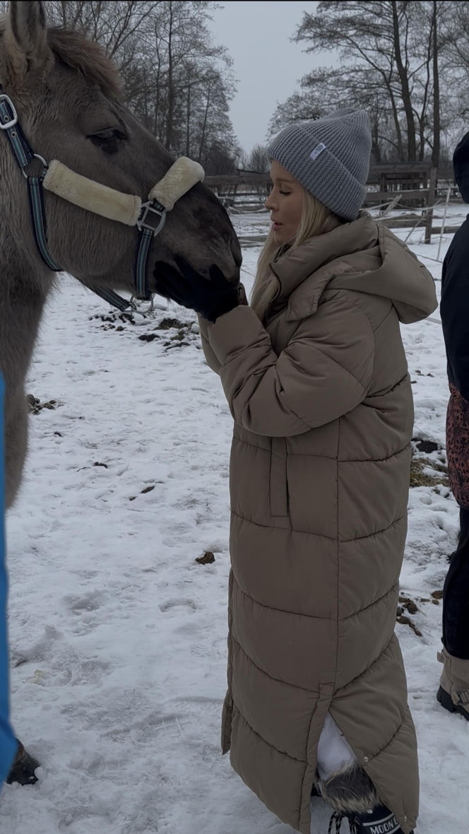 Joanna Krupa odwiedza schronisko dla zwierząt