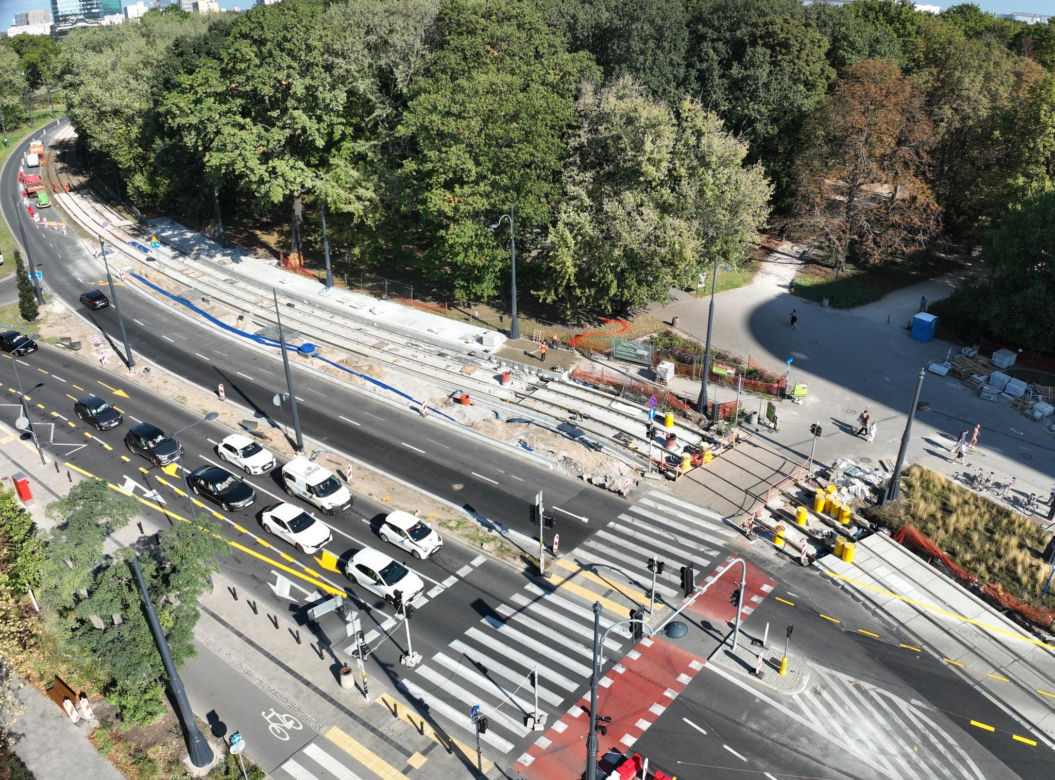 Wielki powrót tramwajów na Marszałkowską. Pojadą po zielonym dywanie