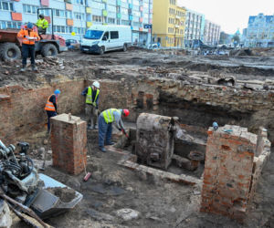 W piwnicy przedwojennej kamienicy znaleziono maszynę do palenia kawy