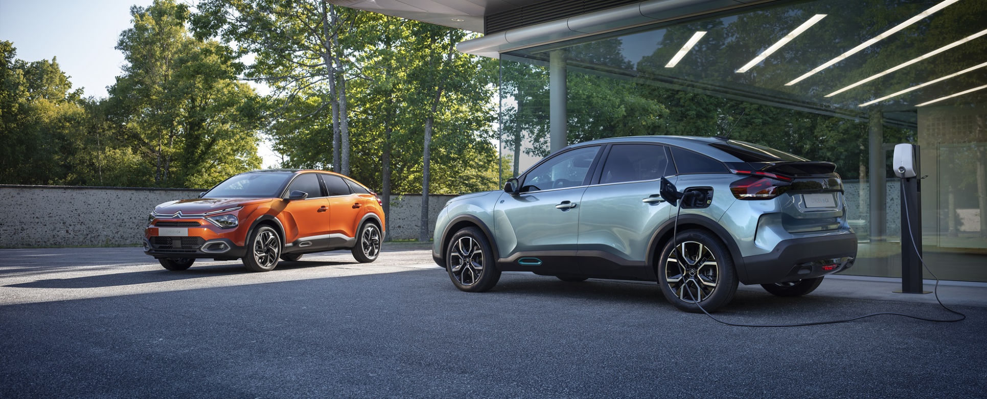 Nowy Citroen C4 i  ë-C4 – 100% ëlectric