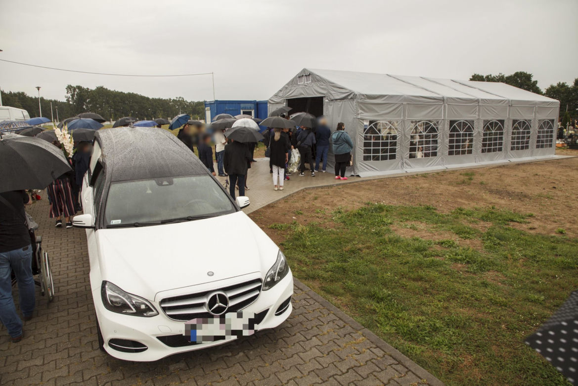 Lubin. Pogrzeb Bartka, który zmarł po interwencji policji