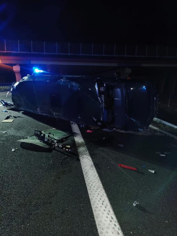 Potworny wypadek na A4 pod Tarnowem. Bus z Ukraińcami przewrócił się na jezdnię