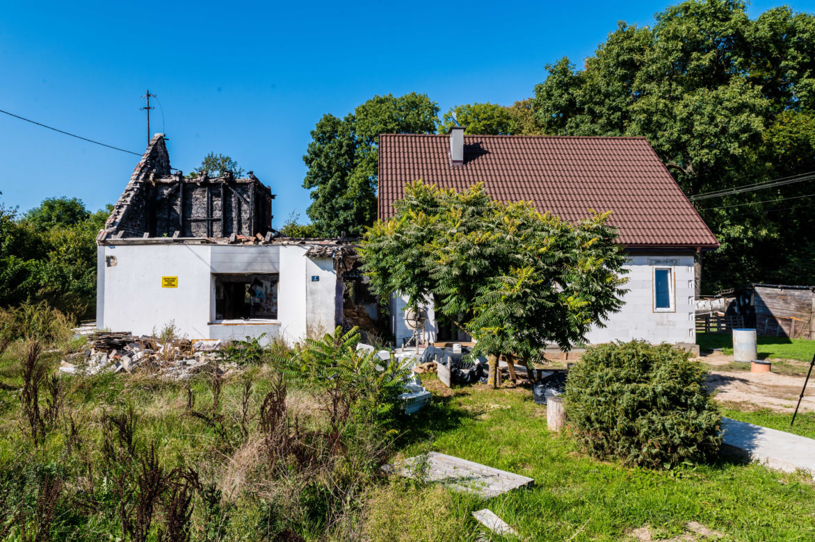 Przez pożar u sąsiadów stracili dom i cały dorobek życia