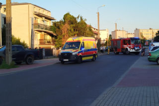 Dziecko wypadło z pierwszego piętra szeregowca przy ul. Chełmońskiego w Siedlcach
