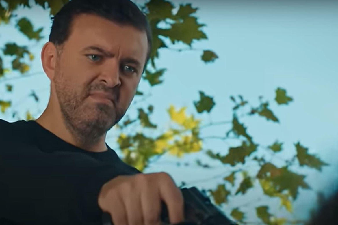  Człowiek Idrisa dopada Nanę 