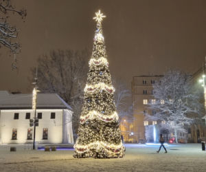 W Lublinie czuć klimat zbliżających się świąt. Iluminacje już świecą [GALERIA]