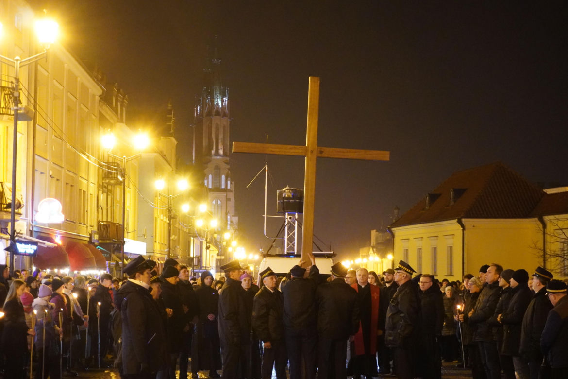 Miejska Droga Krzyżowa w Białymstoku 2024 [ZDJĘCIA]