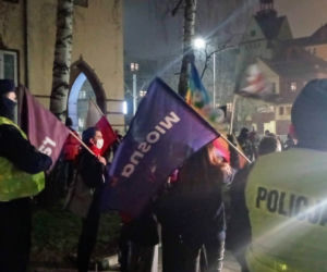 Strajk Kobiet w Szczecinie: Manifestacja pod siedzibą PiS - 27 stycznia 2021 r.