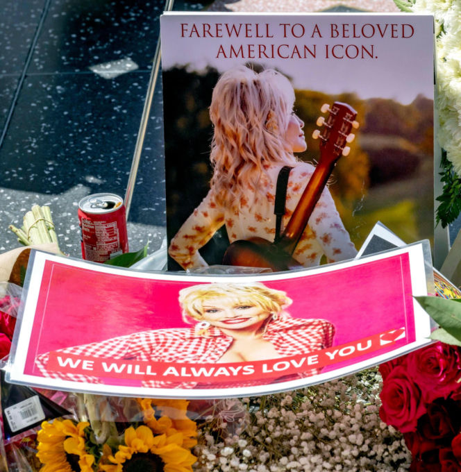Fani składają hołd Dolly Parton