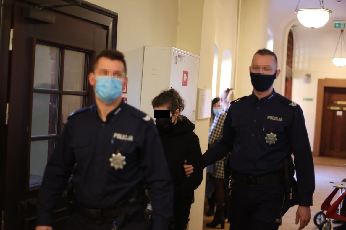 Zabiła męża, ciało zawinęła w folię i wyrzuciła do lasu. "Bał się, że Ilona może go otruć"