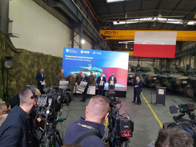 Pierwsze Borsuki wreszcie w wojsku. Szef MON: "111 Borsuków to nie jest nasze ostatnie słowo"