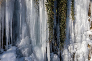Na Podkarpaciu znów pojawiły się lodospady. Są określane cudem natury