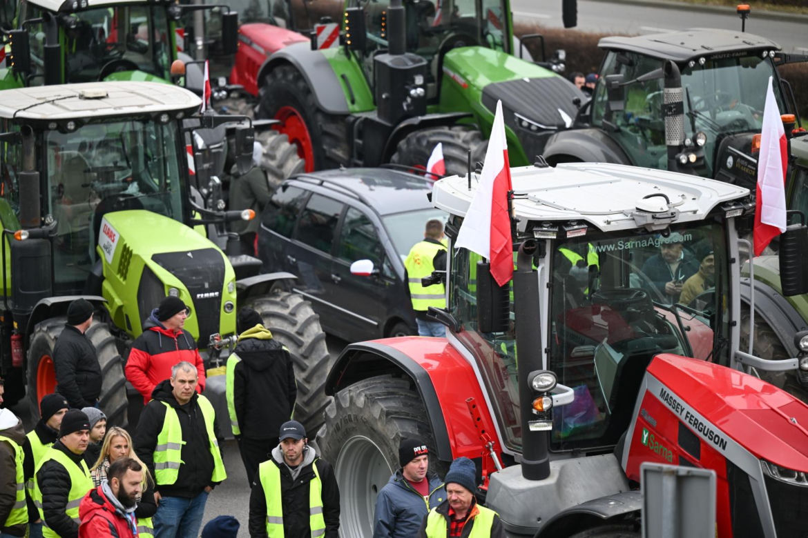 W całym kraju protesty ostrzegawcze rolników. Największy w Elblągu [ZDJĘCIA]