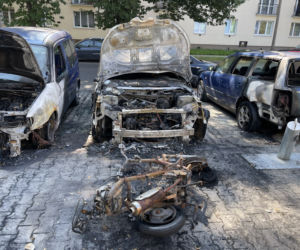 Potworne krzyki i wielki huk. Ktoś wysadził samochody na Saskiej Kępie?