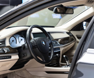 Robert Burneika jeździ wycackanym BMW 750Li