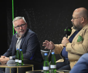 Warszawskie Targi Obronne. Scena Biała. Fake newsy. Czy można z nimi wygrać