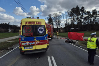 Grób Nikodema utonął w kwiatach
