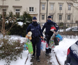 Katowice. Policjanci przekazali dary do domu dziecka