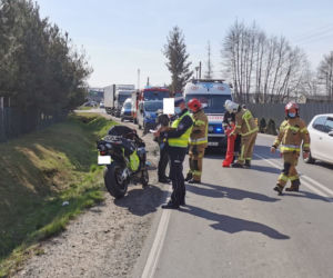 We Włoszakowicach motocyklista zderzył się z samochodem osobowym