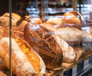 Kupujesz chleb babuni albo wiejski? Inspekcja ostrzega przed pułapką w nazwie