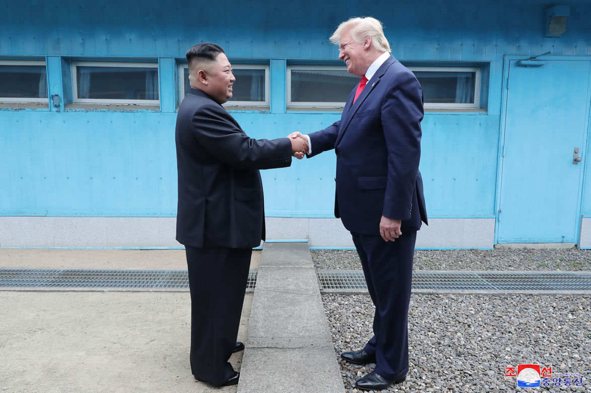 Kim Dzong Un dalej chudnie! Nie poznasz go na tym zdjęciu