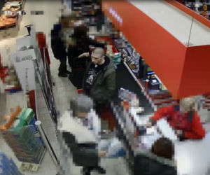 Poszukiwani przez policję za kradzież - rozpoznajesz tych mężczyzn?