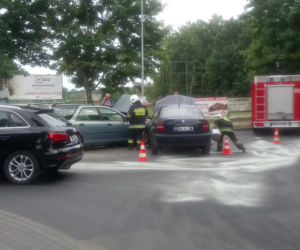 Zderzenie dwóch aut w podbydgoskim Żołędowie! [ZDJĘCIA]